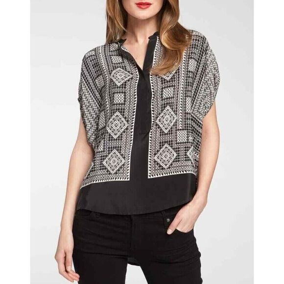 BCBGmaxazaria Ayanna Black Split Neck Geo Print Short Sleeve Top Size XS - Picture 1 of 8